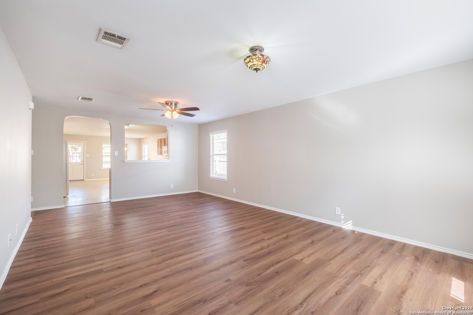 Search 15847 Manes Grove