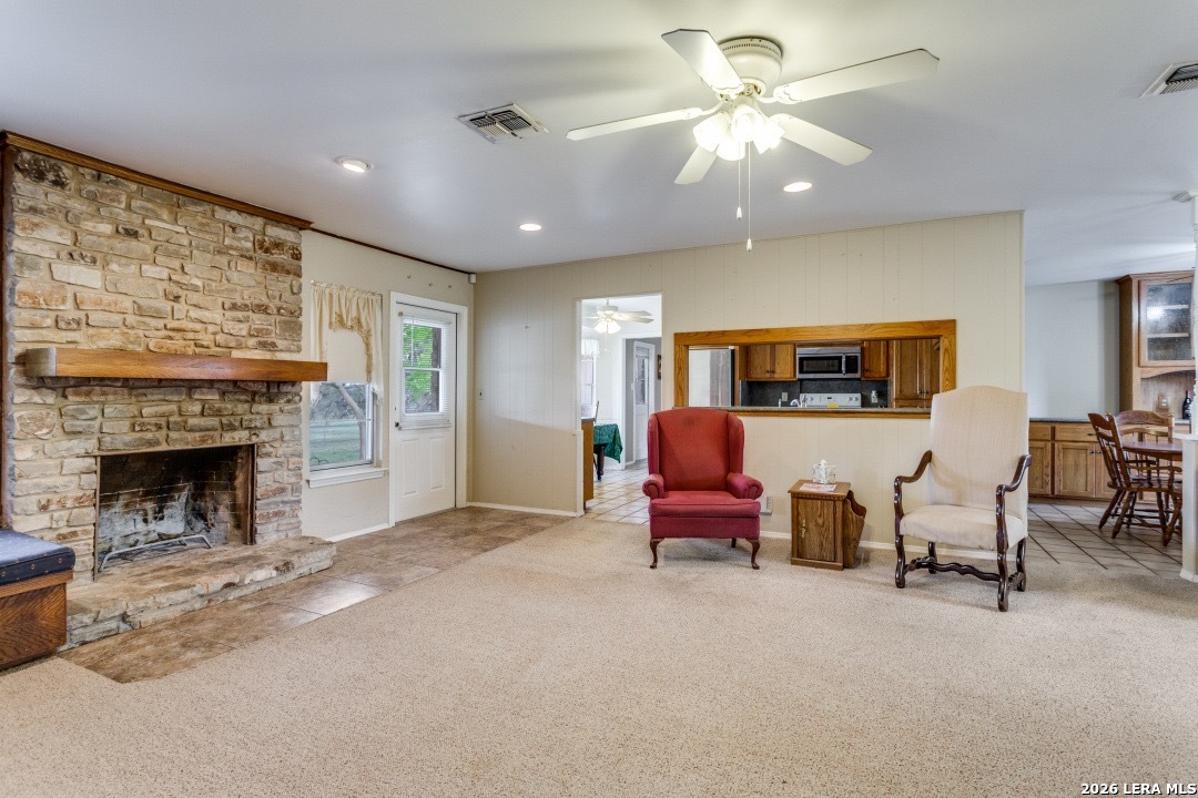 212 KENDALL OAKS DR