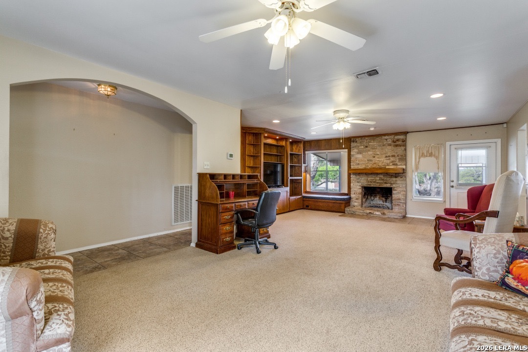 212 KENDALL OAKS DR