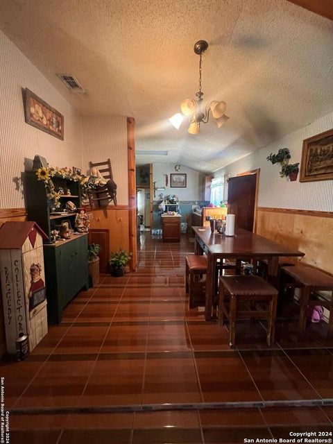 A home in Carrizo Springs