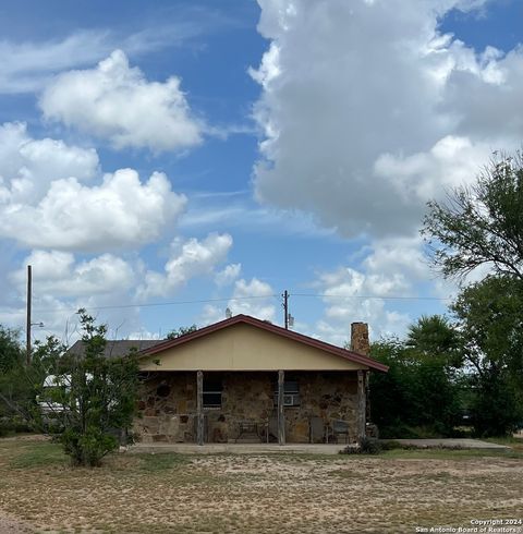 A home in Carrizo Springs