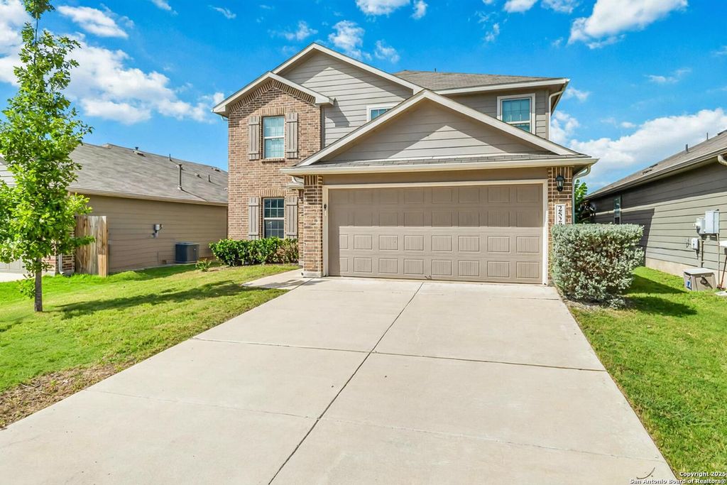 Photo of 2529 McCrae, New Braunfels, TX 78130 (MLS # 1919173)