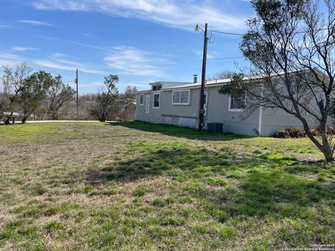 A home in Hondo