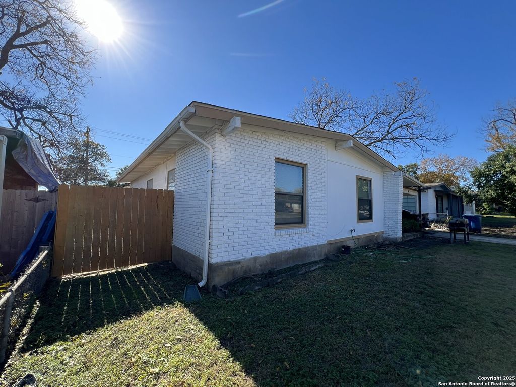 Photo of 54 Wayside, San Antonio, TX 78213 (MLS # 1929528)