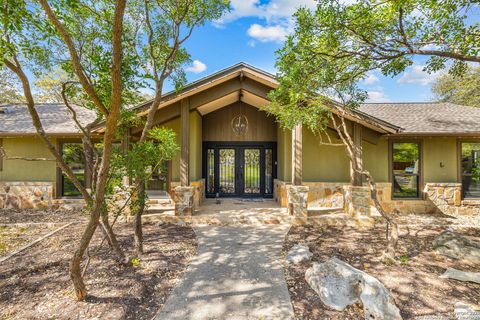 609 Paseo Canada Hollywood Park TX 78232