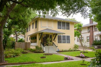 Single Family Residence at 114 W Huisache Ave