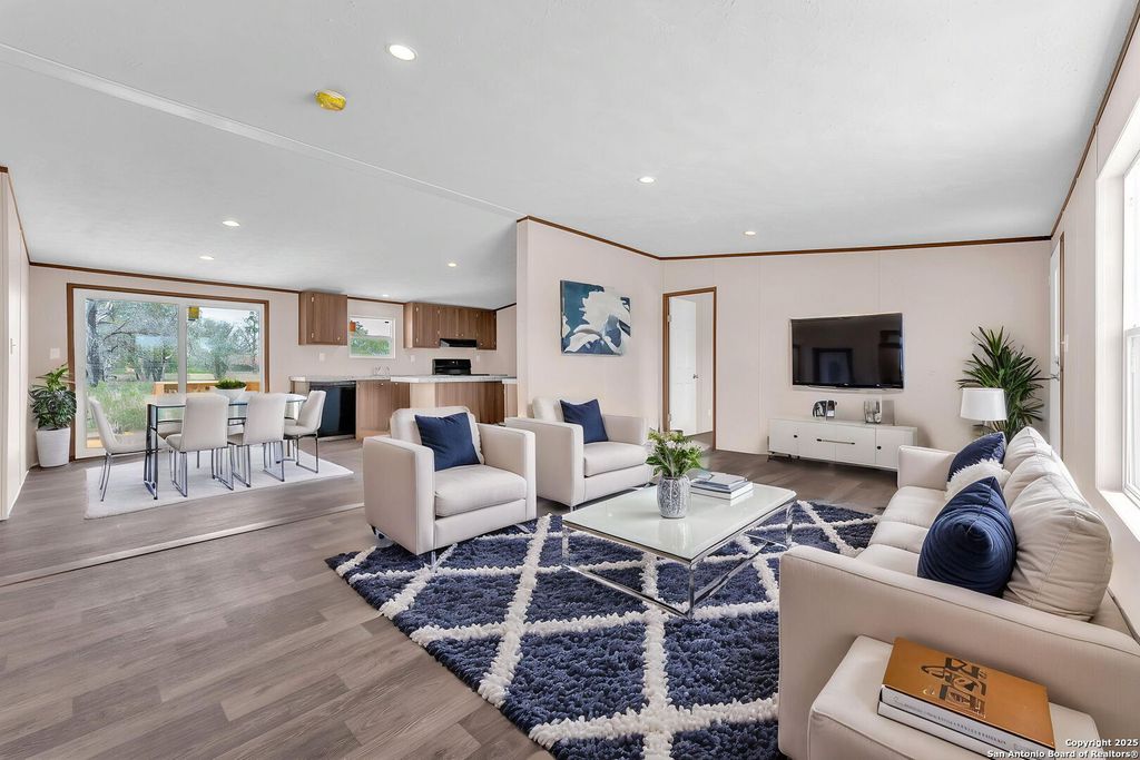 Photo of 5709 County Road 422, Pleasanton, TX 78064 (MLS # 1916351)