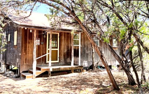 104 Cypress Pt Pipe Creek TX 78063