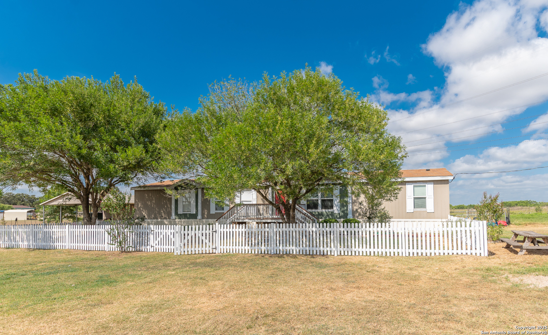 Property: 2544 County Road 306,Floresville, TX