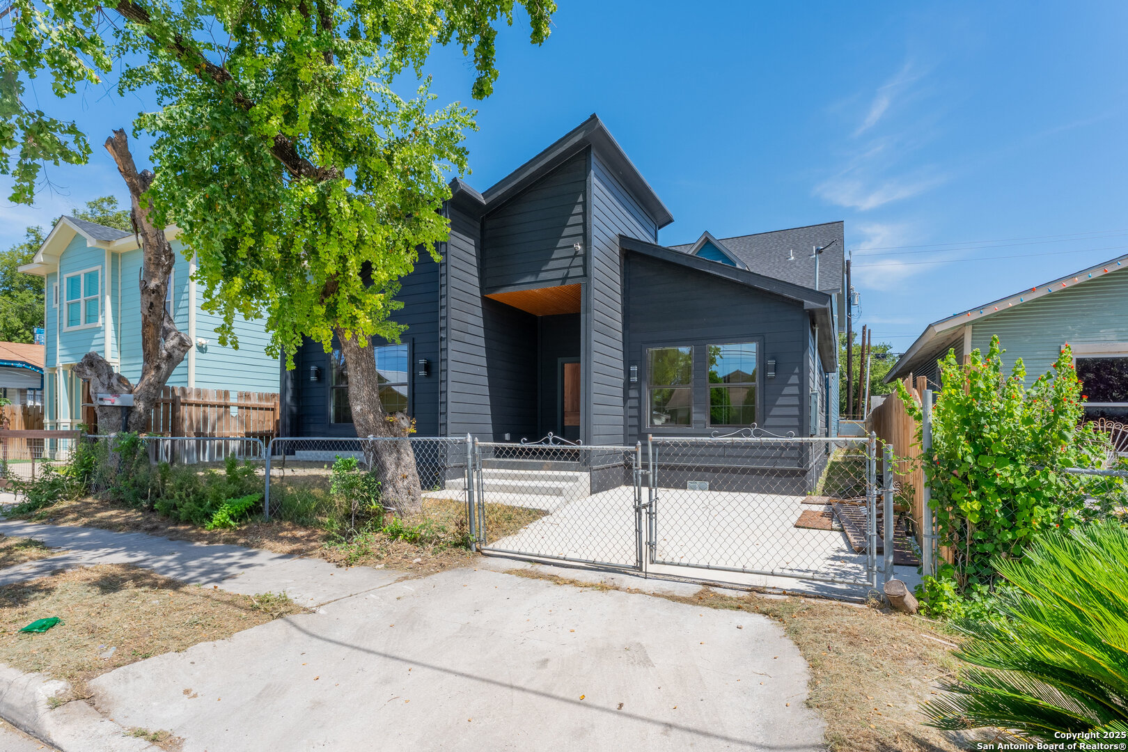 1515 Lamar