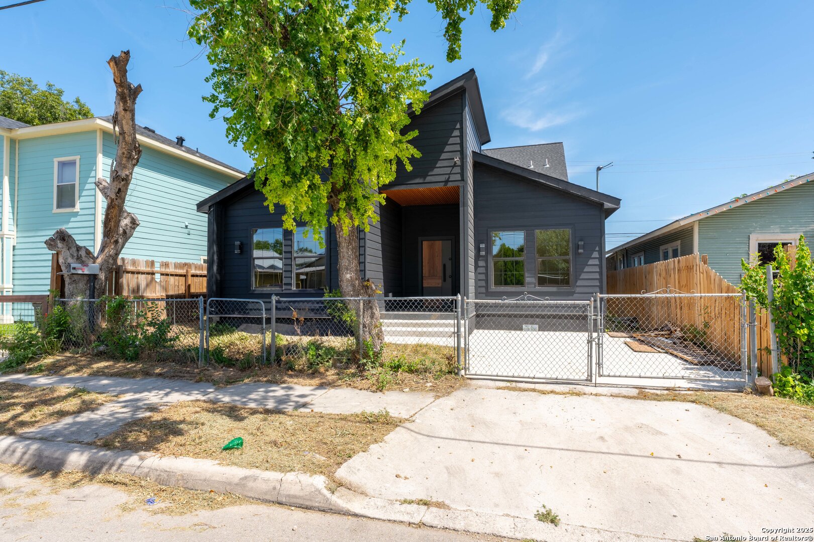 1515 Lamar