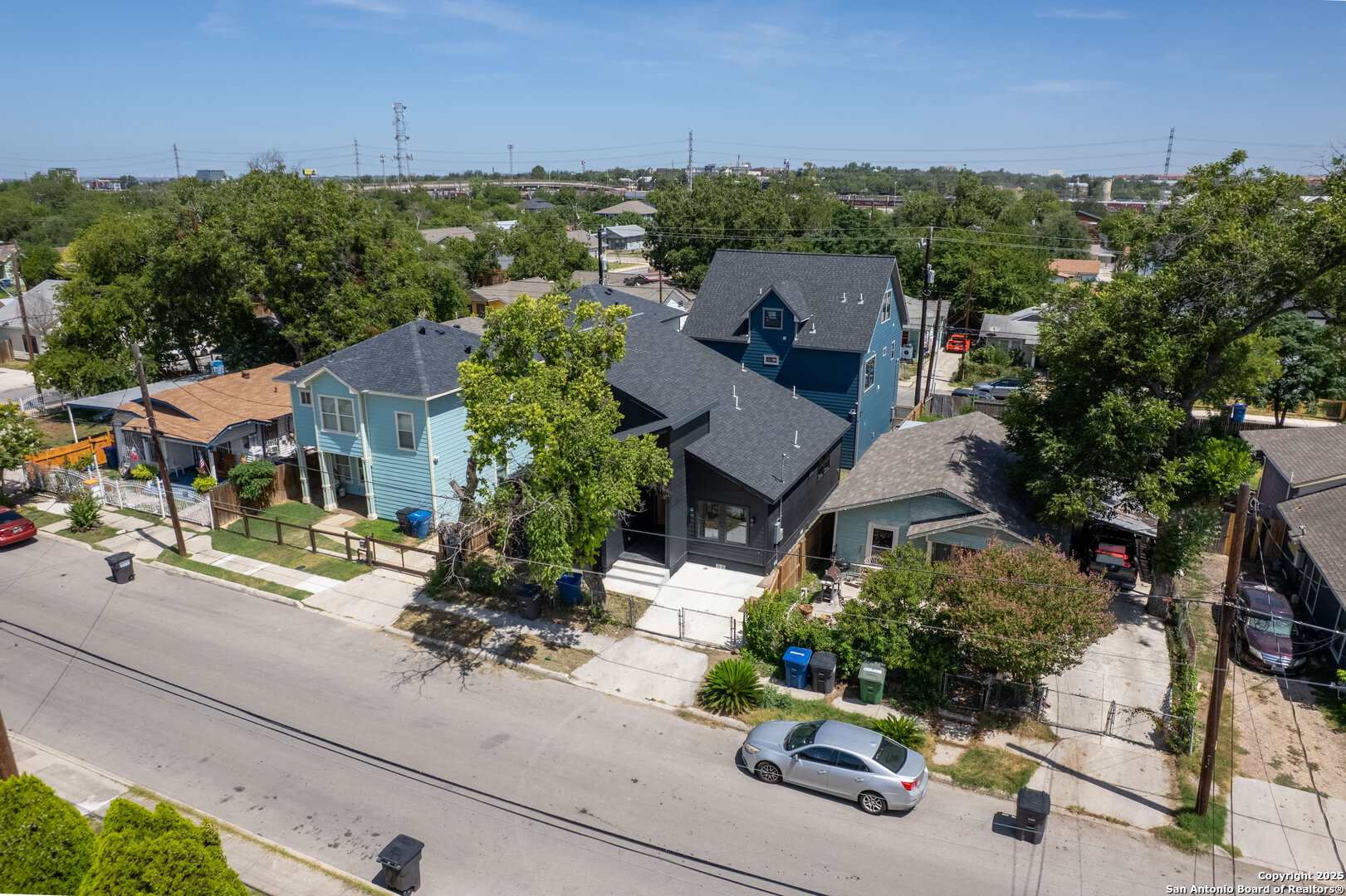 1515 Lamar