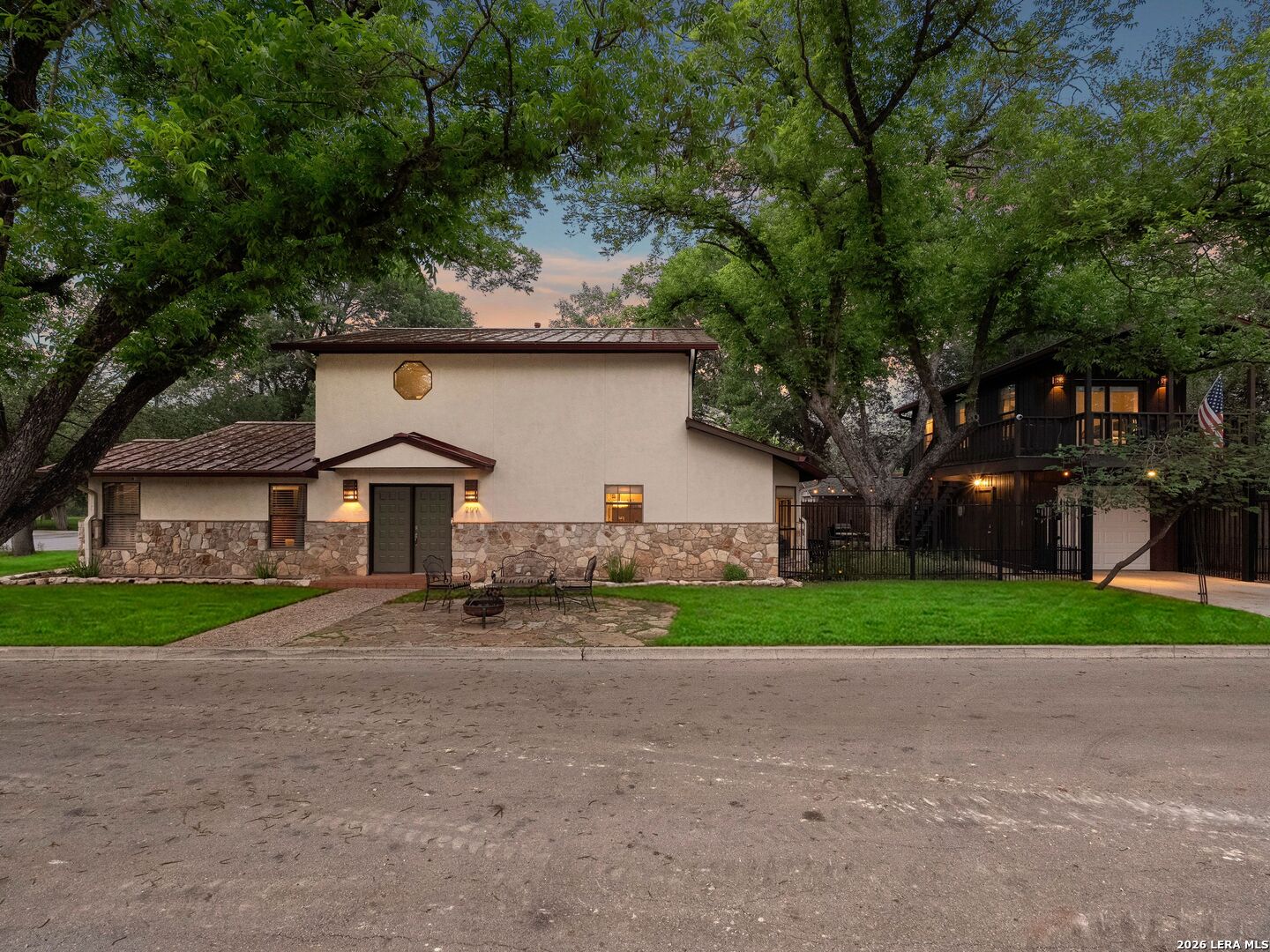 299 W EDGEWATER TER