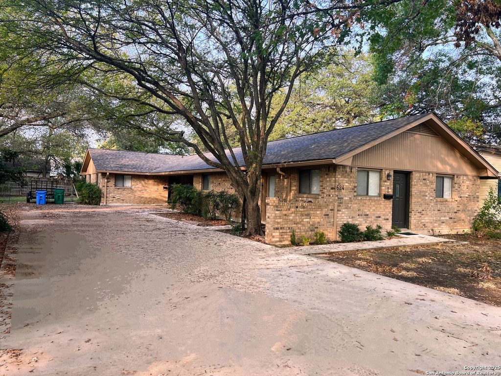 Photo of 624 Elm 1 #1, Seguin, TX 78155 (MLS # 1922479)