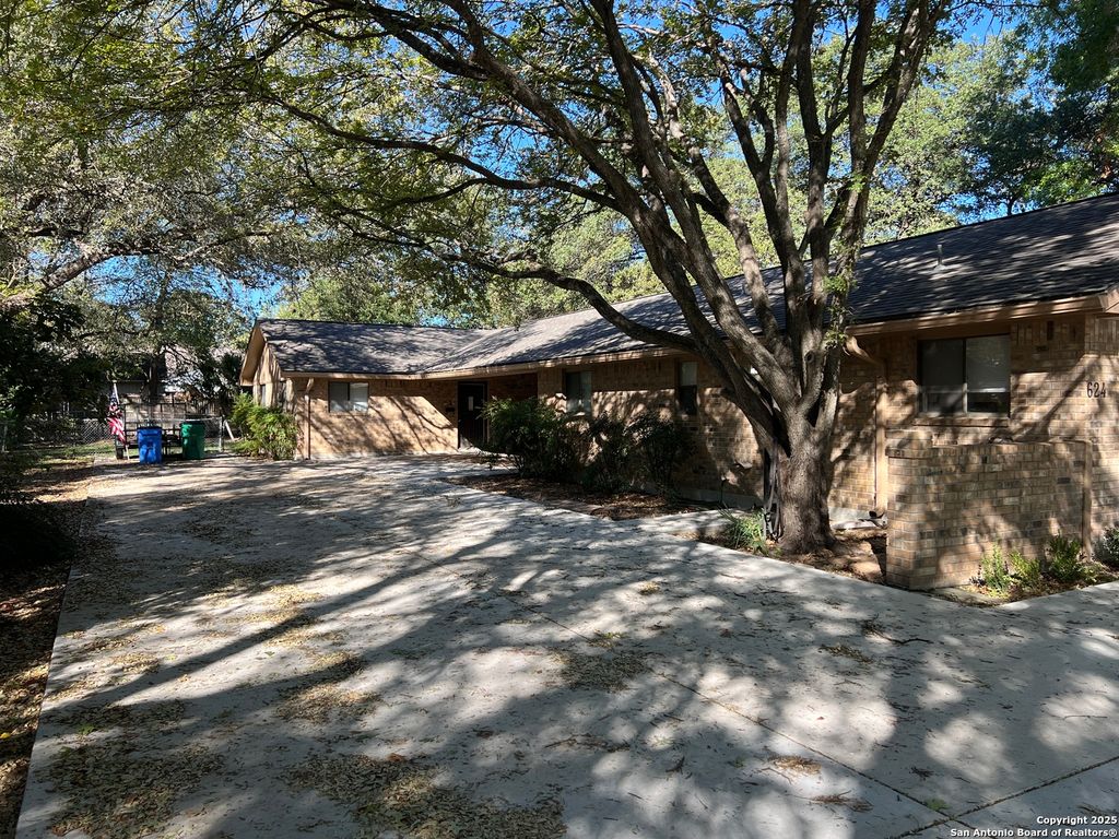 Photo of 624 Elm 1 #1, Seguin, TX 78155 (MLS # 1922479)