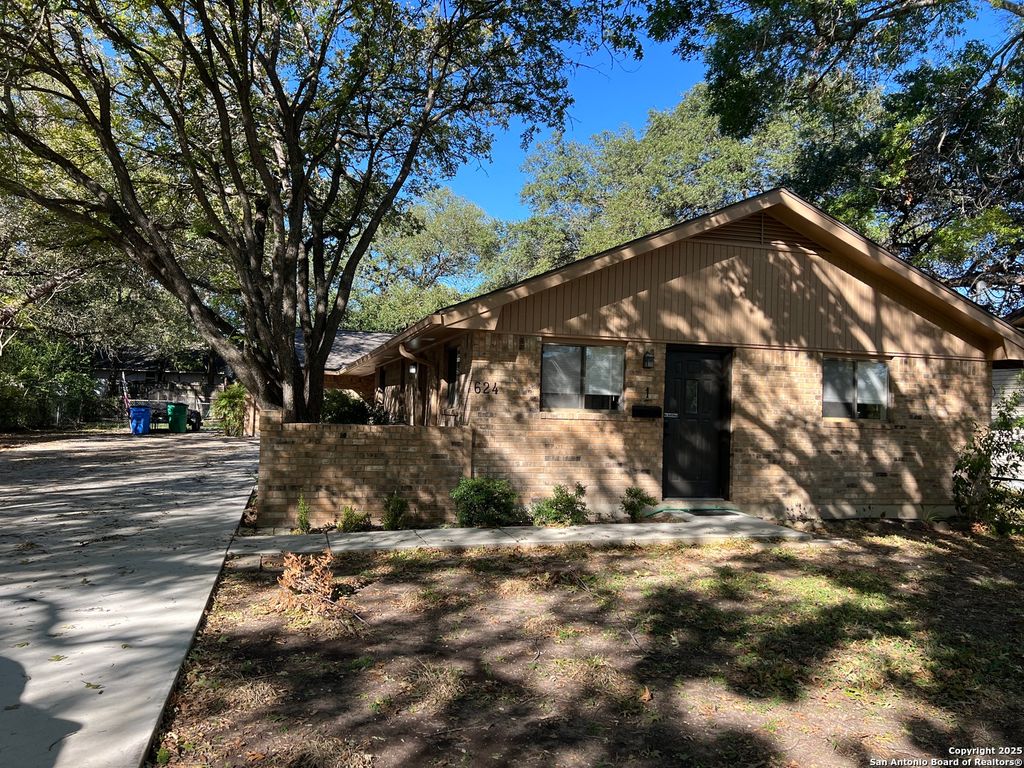 Photo of 624 Elm 1 #1, Seguin, TX 78155 (MLS # 1922479)