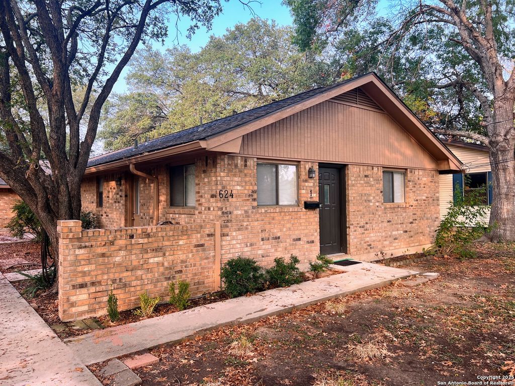 Photo of 624 Elm 1 #1, Seguin, TX 78155 (MLS # 1922479)