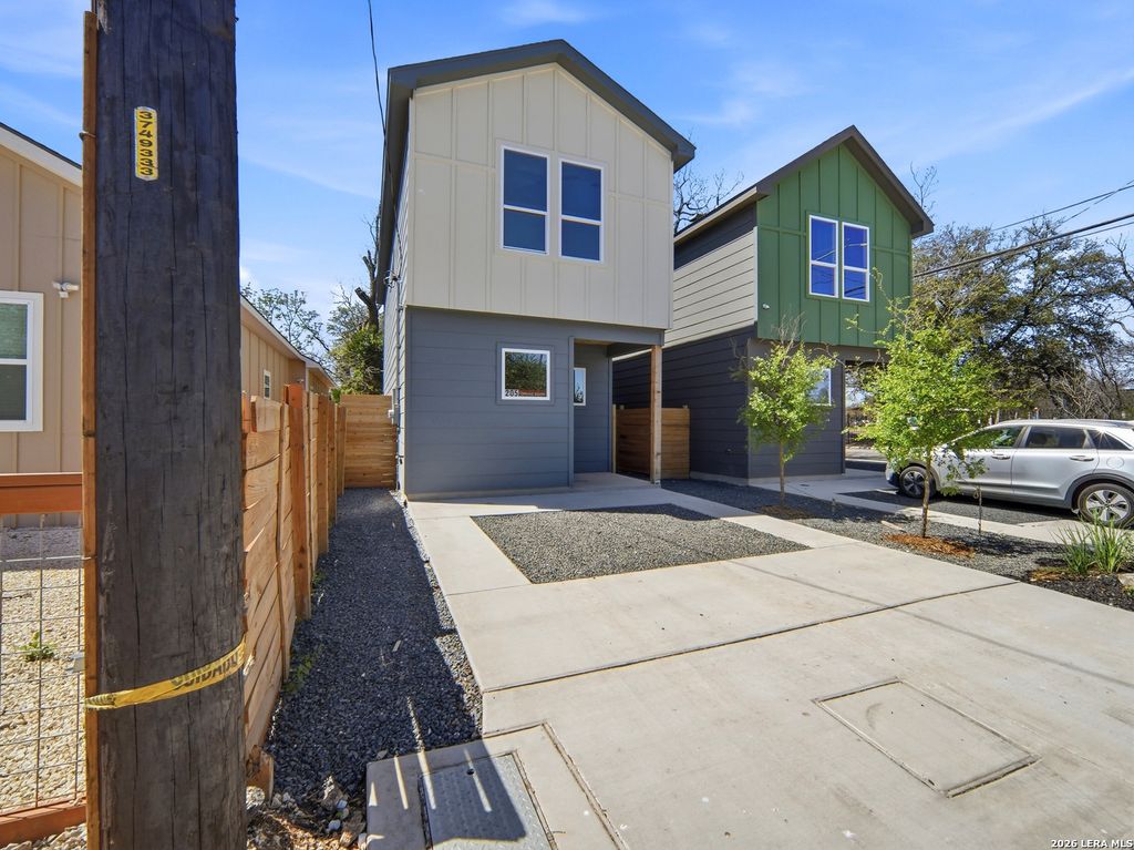 Photo of 205 Toledo, San Antonio, TX 78203 (MLS # 1948271)