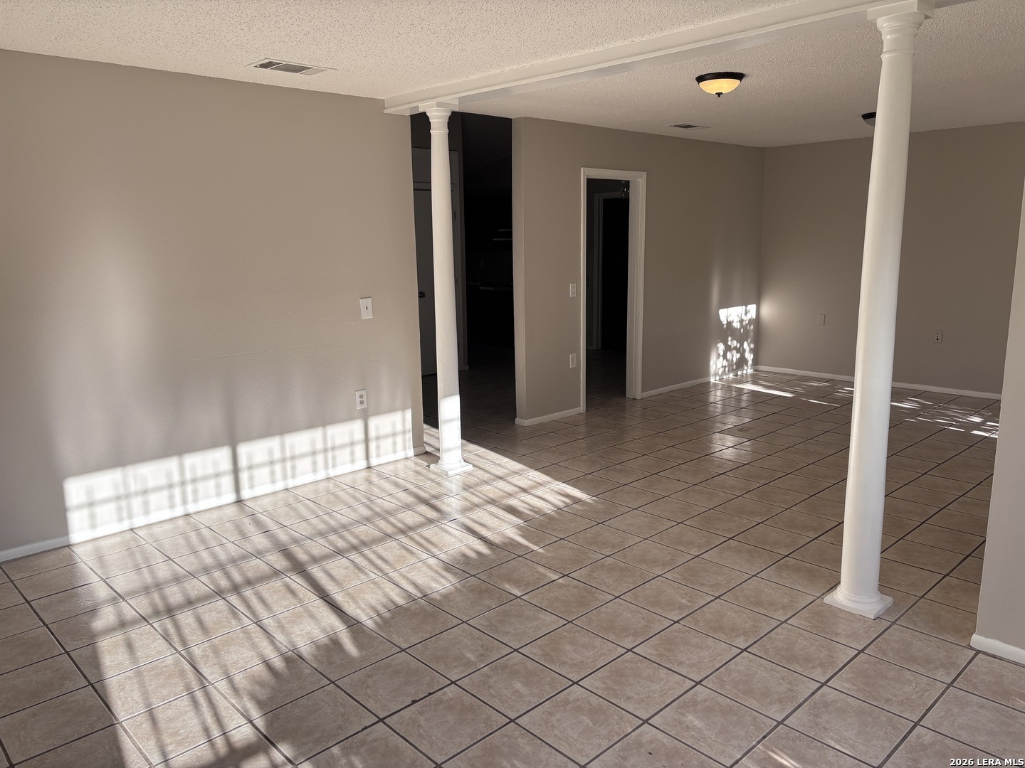 Search 2619 Lakeplains