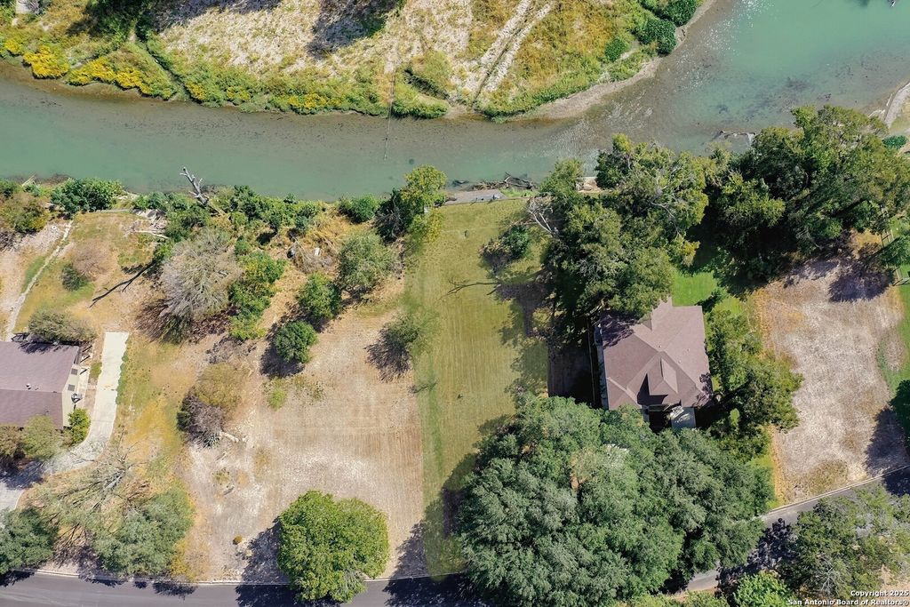 Photo of 38 E Hampton, Seguin, TX 78155 (MLS # 1915281)