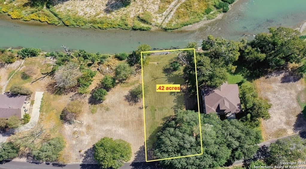 Photo of 38 E Hampton, Seguin, TX 78155 (MLS # 1915281)