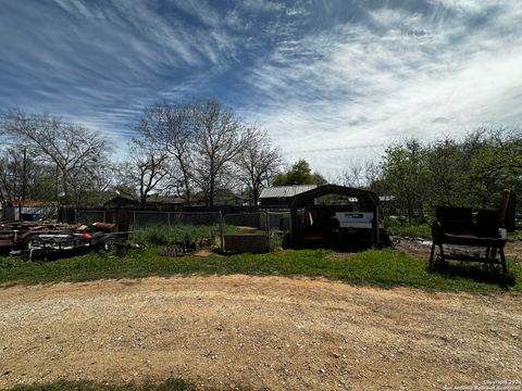 A home in Floresville