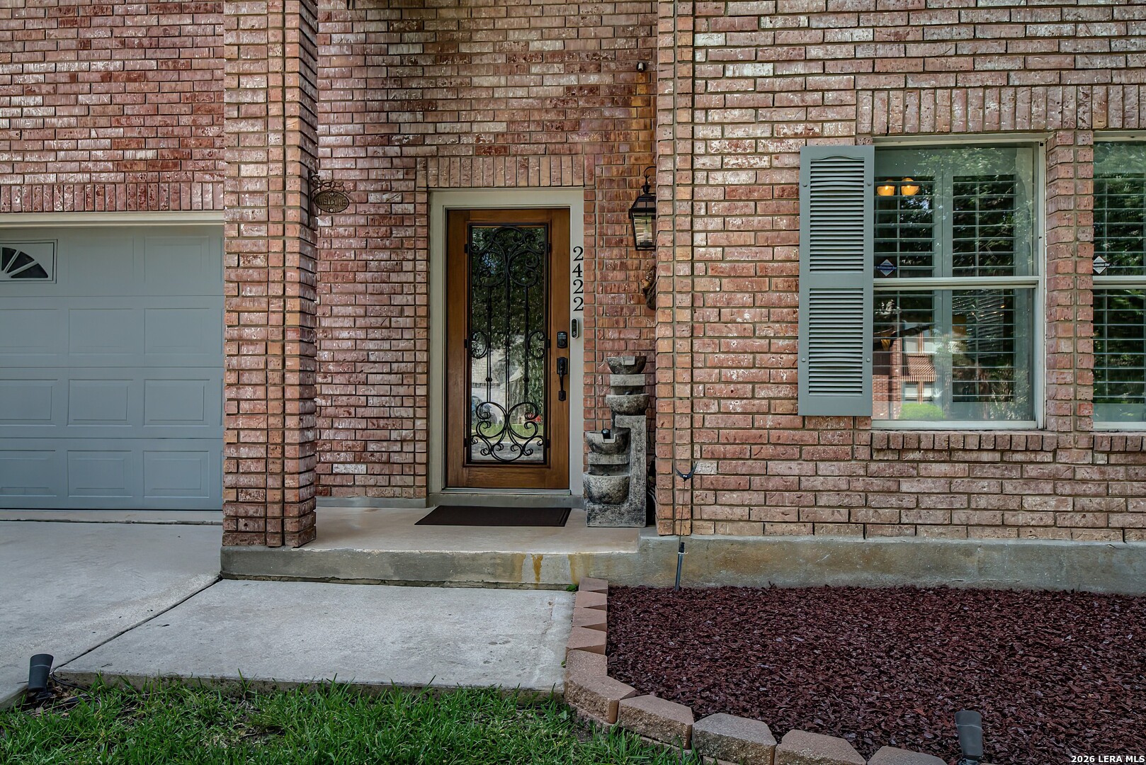 2422 Thrasher Oak