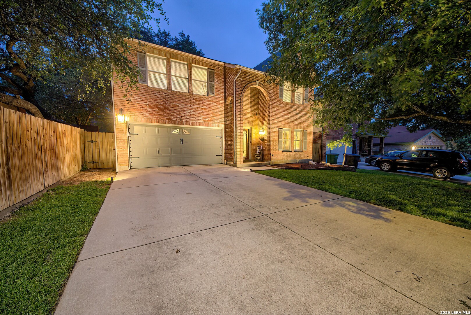 2422 Thrasher Oak