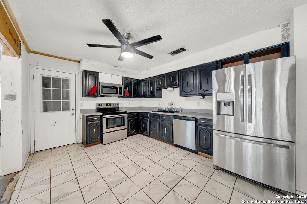 1663 Rob Roy Ln