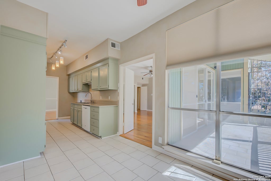 Photo of 3678 Hidden Dr 603 #603, San Antonio, TX 78217 (MLS # 1843333)