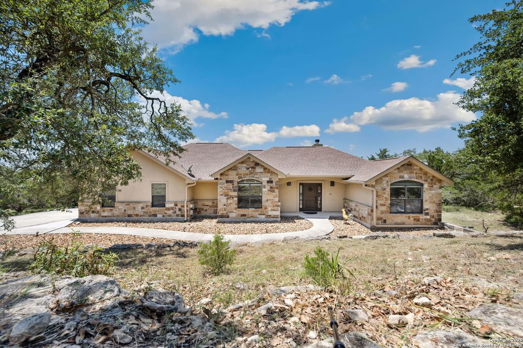 Photo of 632 Lasso Loop, Canyon Lake, TX 78133 (MLS # 1874608)