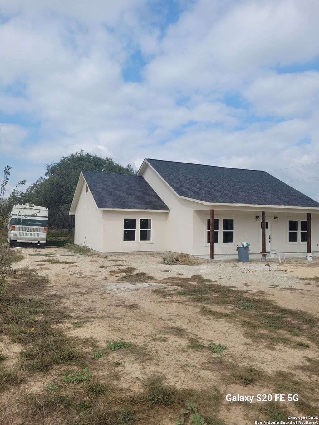Photo of 374 County Road 124, Floresville, TX 78114 (MLS # 1924359)
