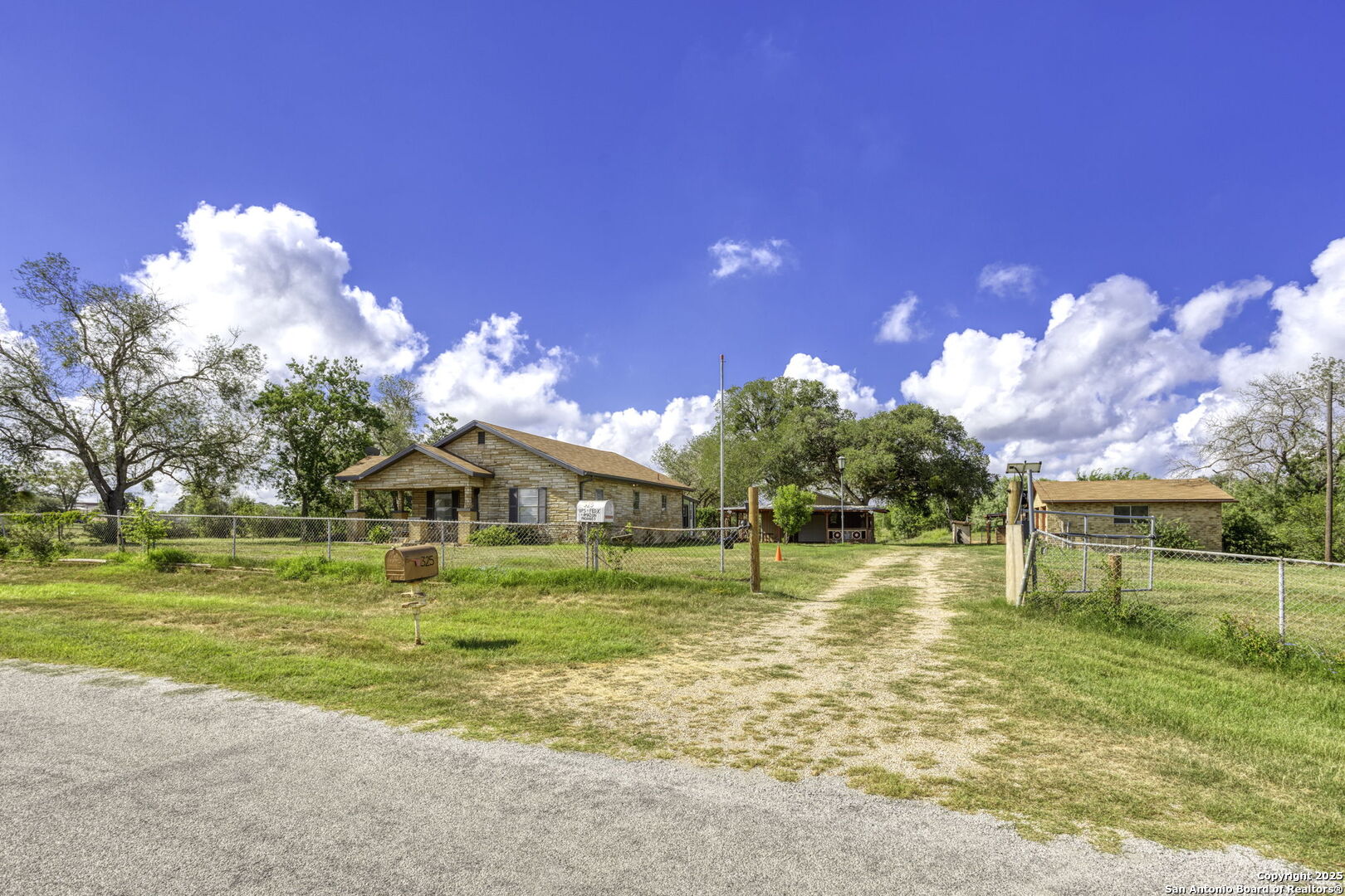 325 County Road 327