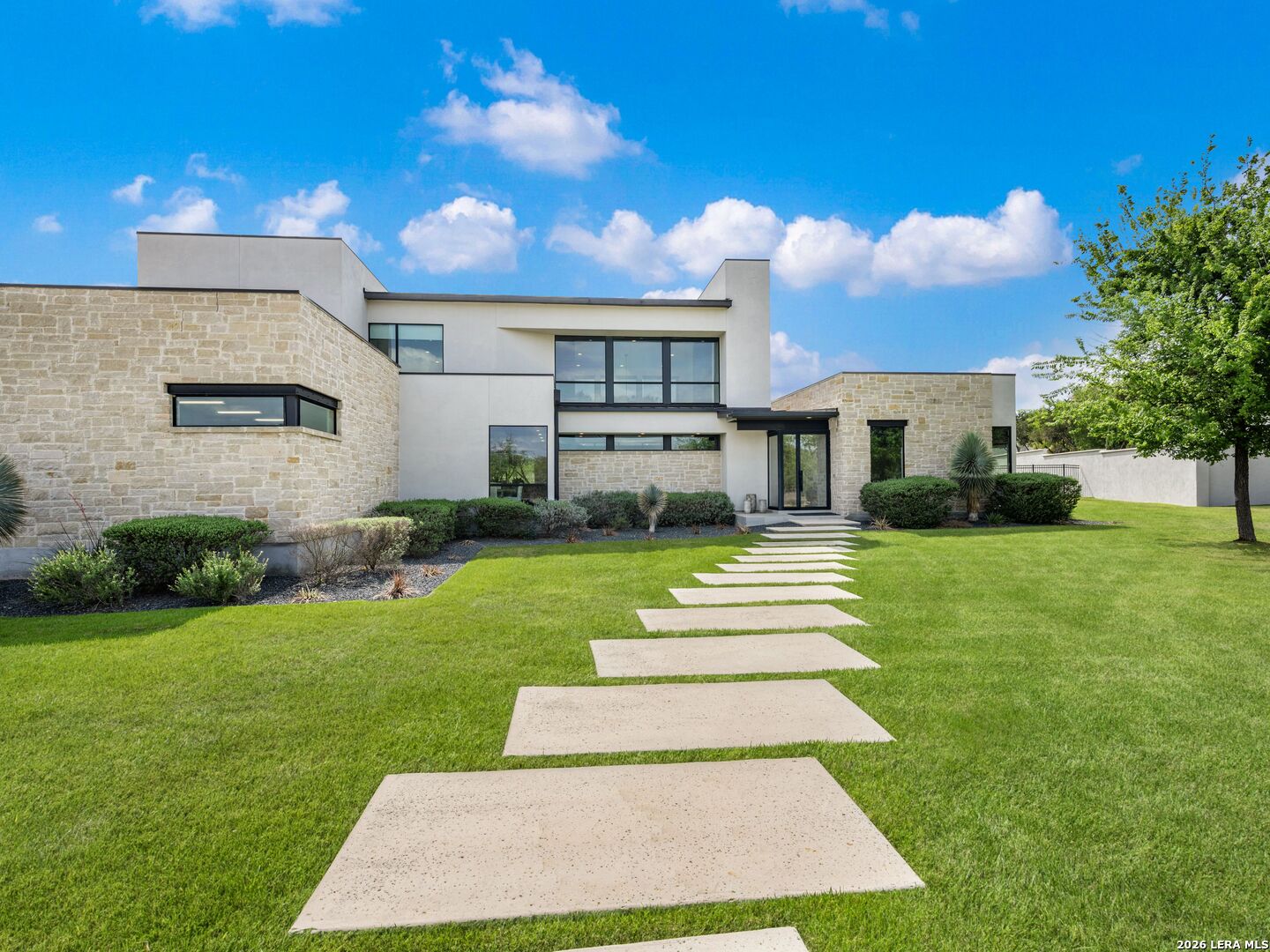 211 Wellesley Hill