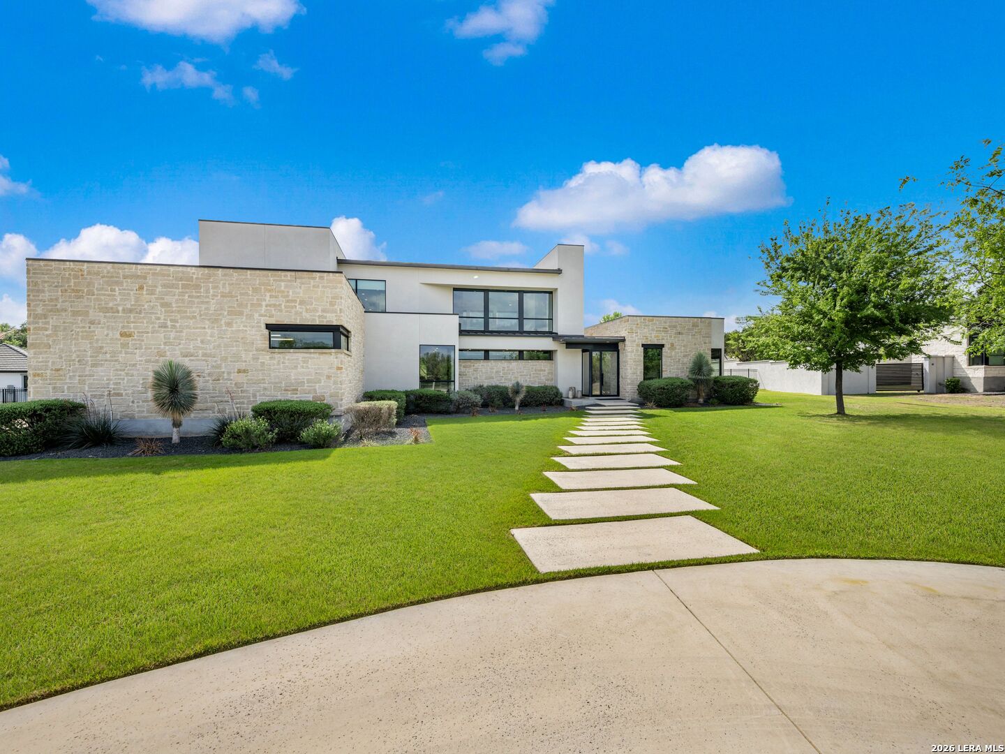 211 Wellesley Hill