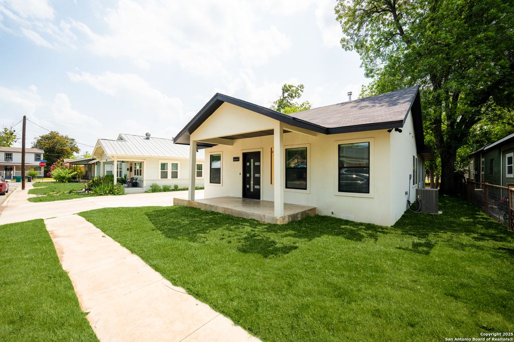 Photo of 127 Haynes, San Antonio, TX 78210 (MLS # 1914139)