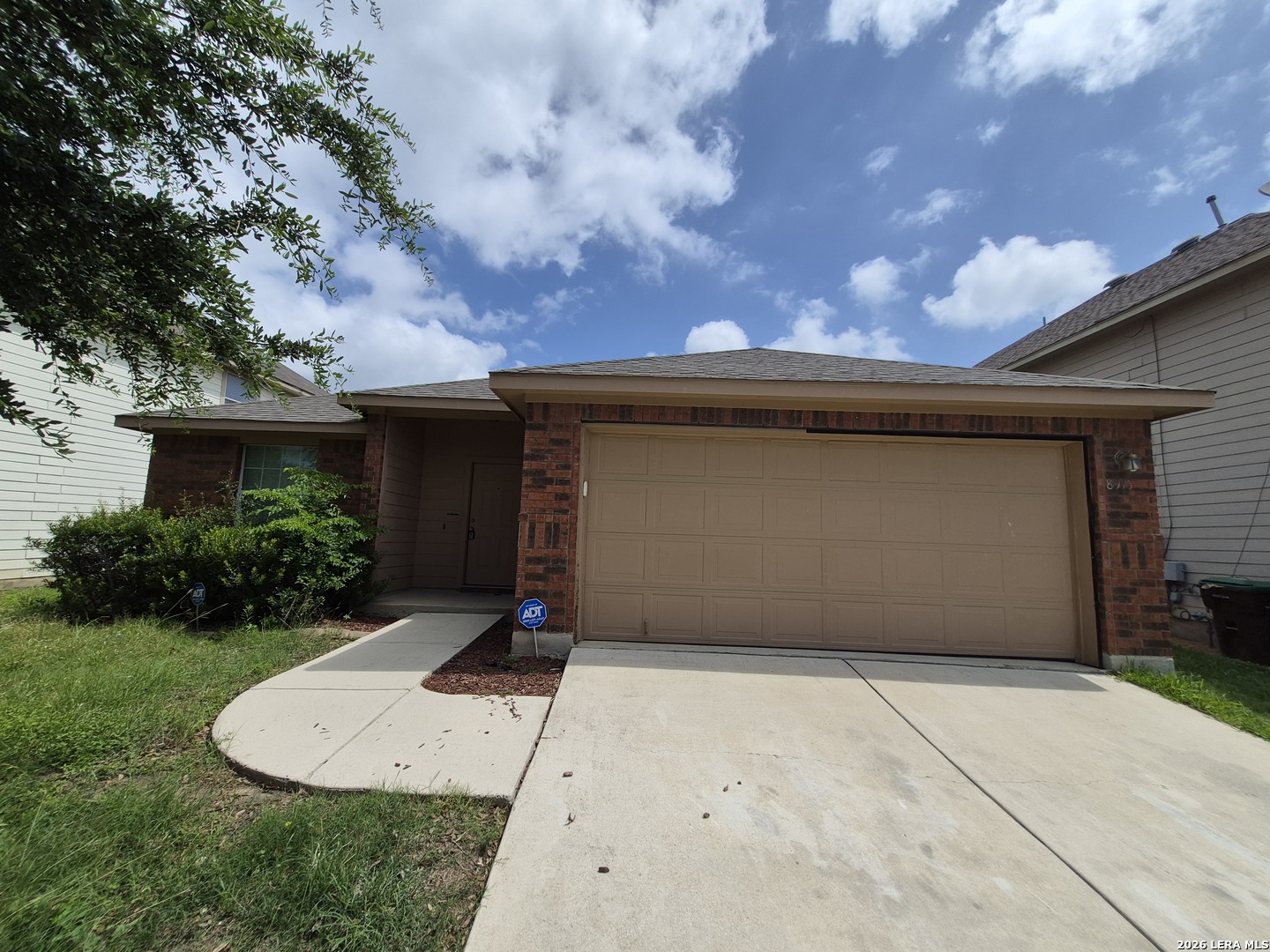 Photo 1 of 44 — 8915 Audubon Park, Converse, TX 78109