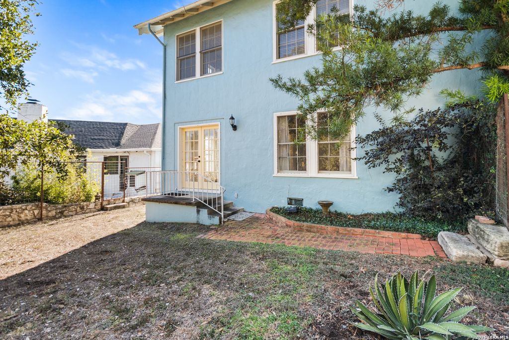 Photo of 235 E Huisache 1101 #1101, San Antonio, TX 78212 (MLS # 1938914)