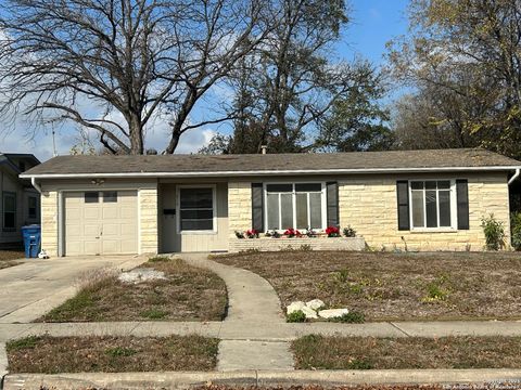 Photo of 215 Tansyl, San Antonio, TX 78213 (MLS # 1930291)