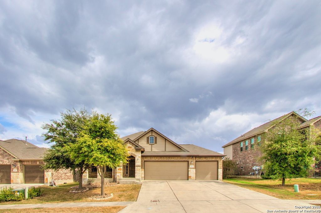 Photo of 911 High Plains, New Braunfels, TX 78130 (MLS # 1918315)