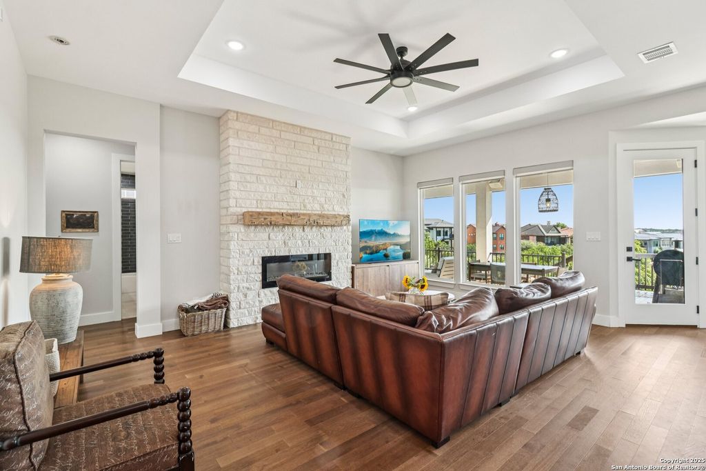 Photo of 517 Preston Trl, Boerne, TX 78006 (MLS # 1877688)