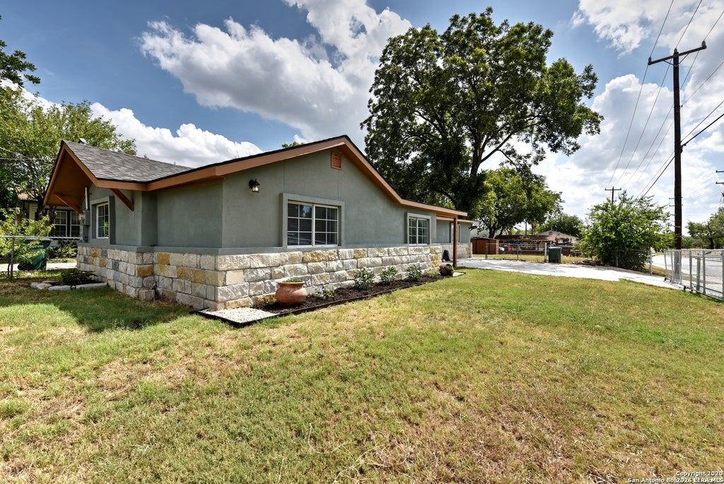 Photo of 363 W ANSLEY BLVD, San Antonio, TX 78221 (MLS # 2018379)