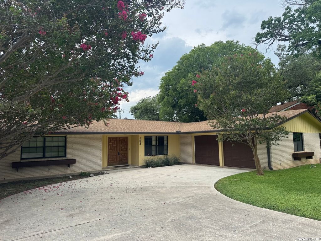 Photo of 153 Trillium Ln, Castle Hills, TX 78213 (MLS # 1993575)