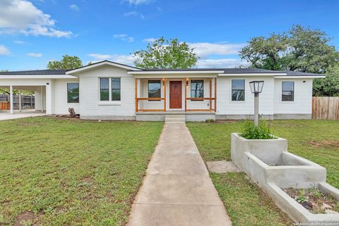 A home in Devine