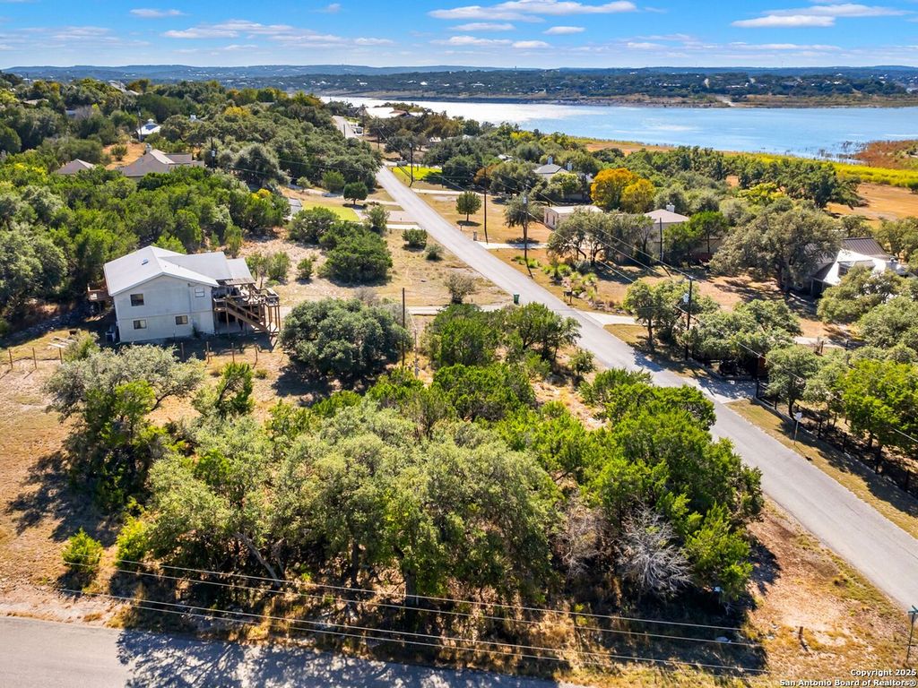 Photo of 826 Lake Island, Canyon Lake, TX 78133 (MLS # 1921437)