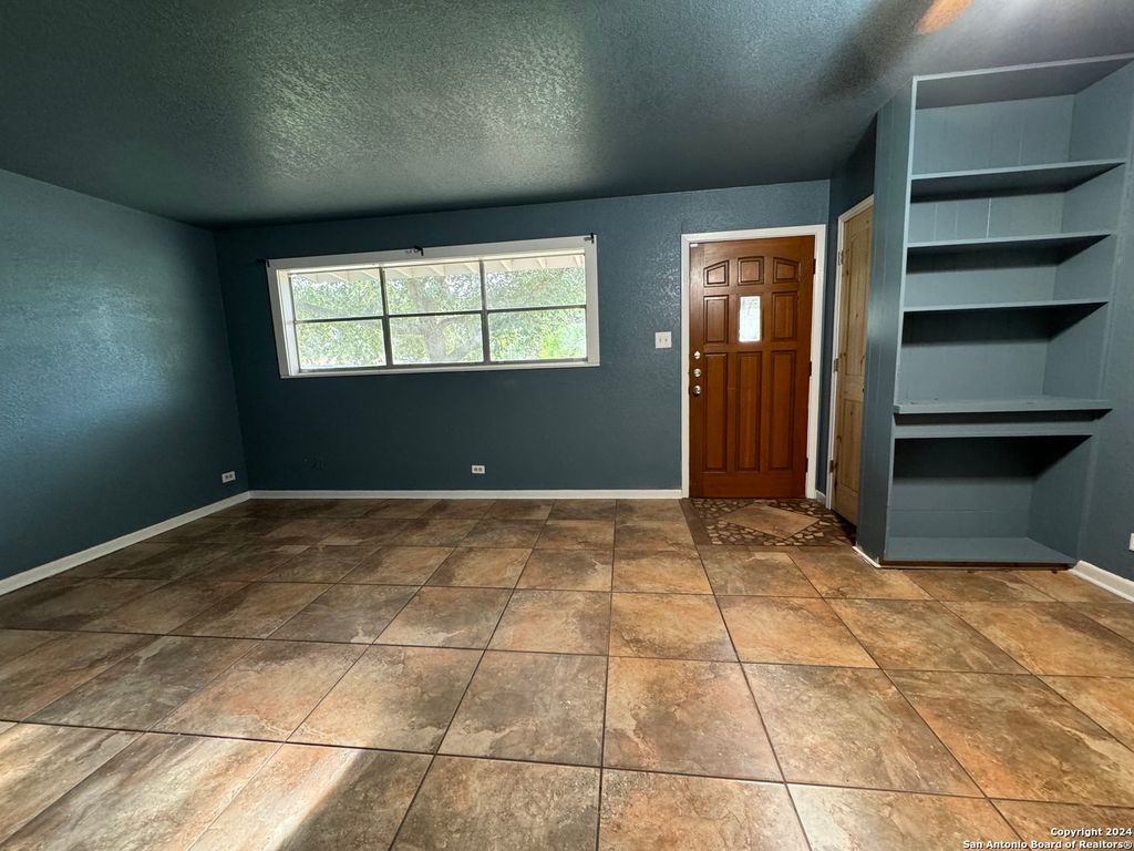 Photo of 119 GREENLAWN AVE, Pleasanton, TX 78064 (MLS # 1848794)