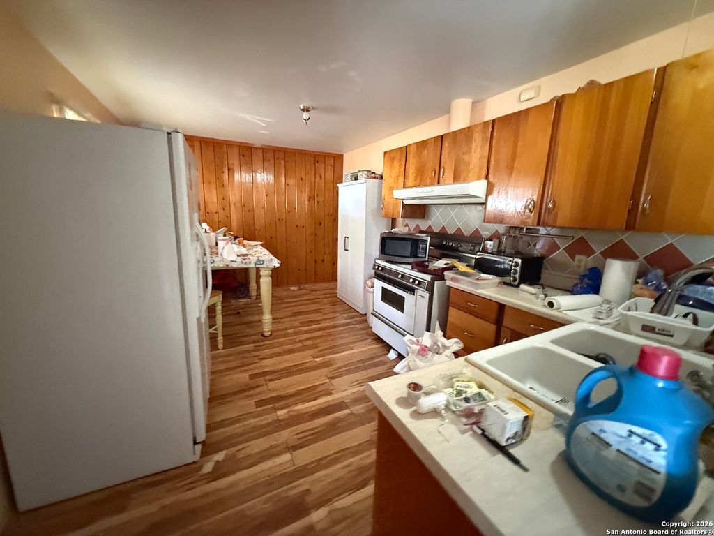 Photo of 131 Baywell Dr, San Antonio, TX 78227 (MLS # 1934097)