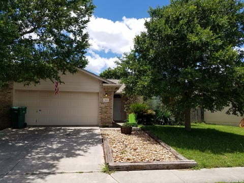 Photo of 206 STONE CREEK DR, Boerne, TX 78006 (MLS # 2007445)