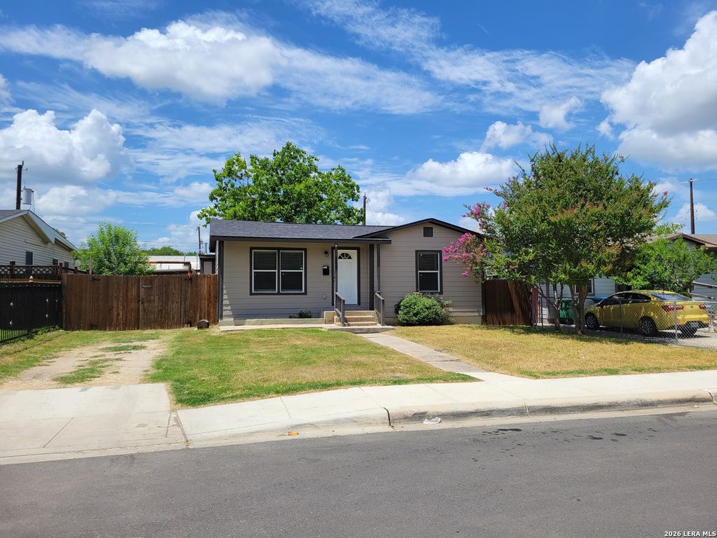 Photo of 119 Venice, San Antonio, TX 78201 (MLS # 1992520)