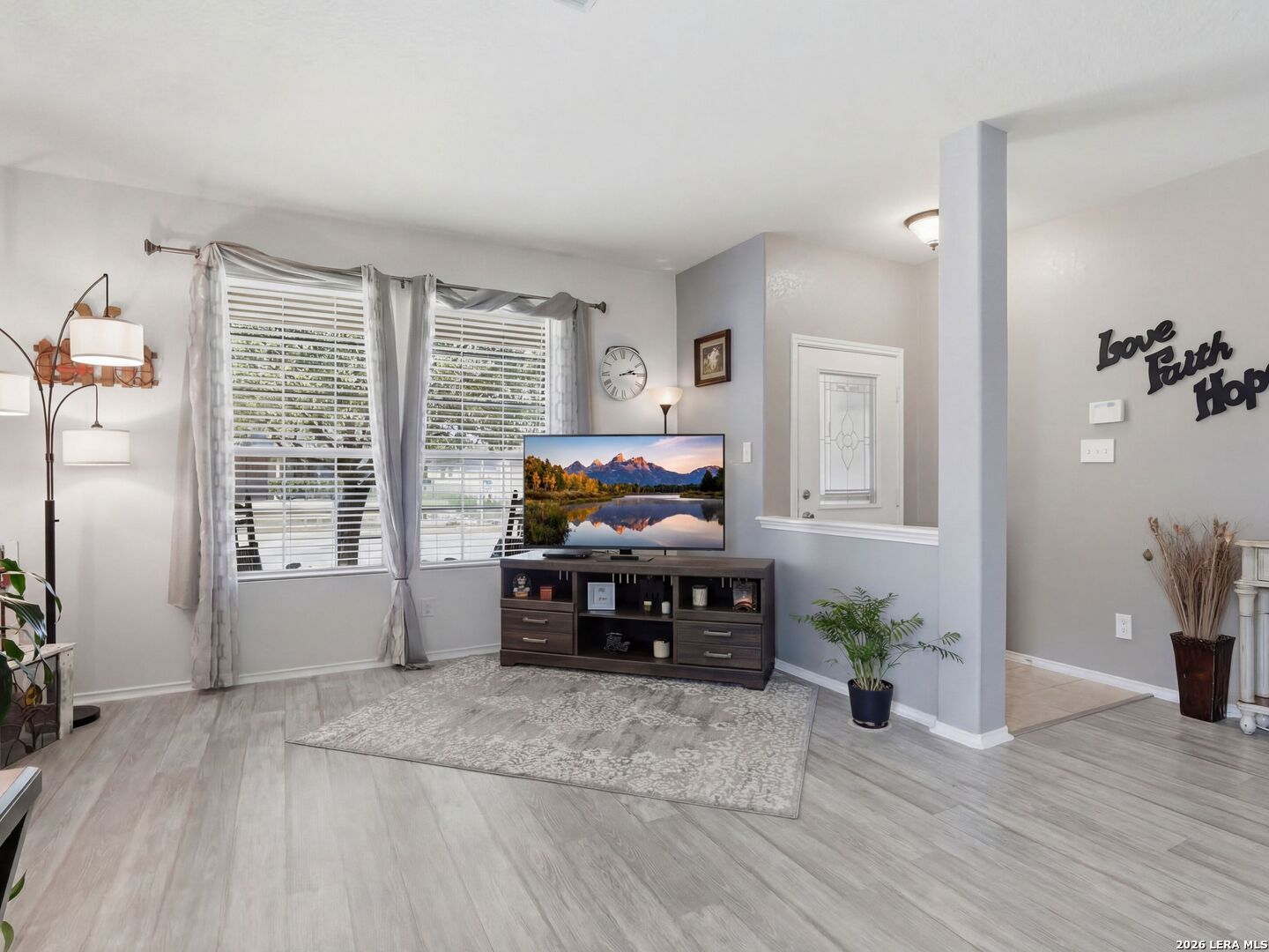 Search 216 Hawks Mdws